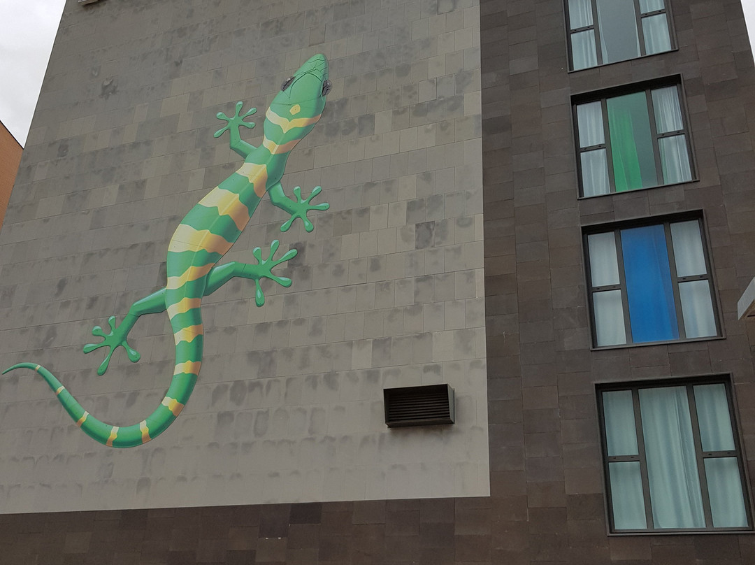 NH赫罗纳酒店主图