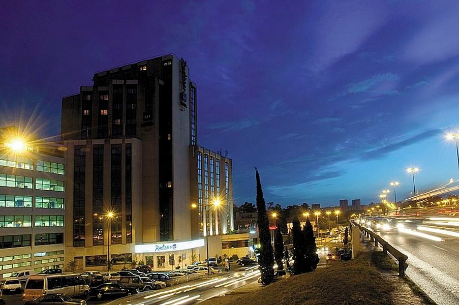 雷迪森布鲁酒店主图