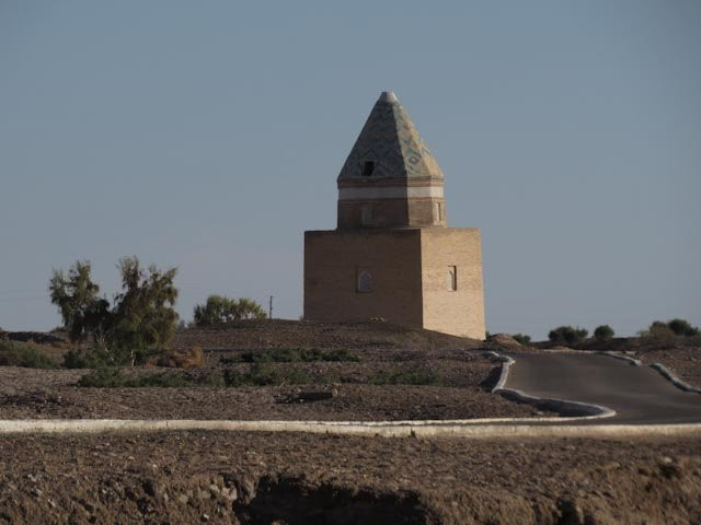Il Arslan Mausoleum-昆亚乌尔根奇必去景点