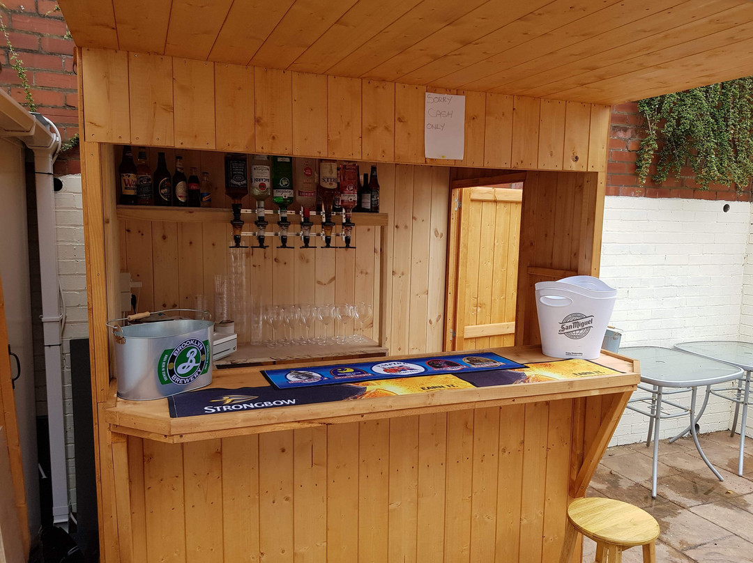 Woodies Gin Bar-Huddersfield必去景点