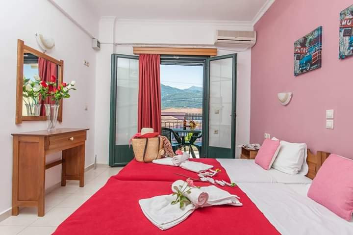 Ionion Apartments & Studios主图