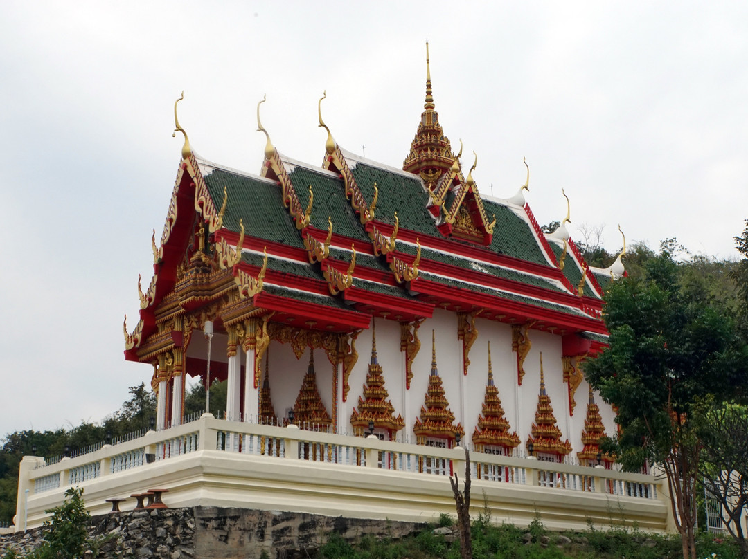 Wat Khao Din-攀武里必去景点