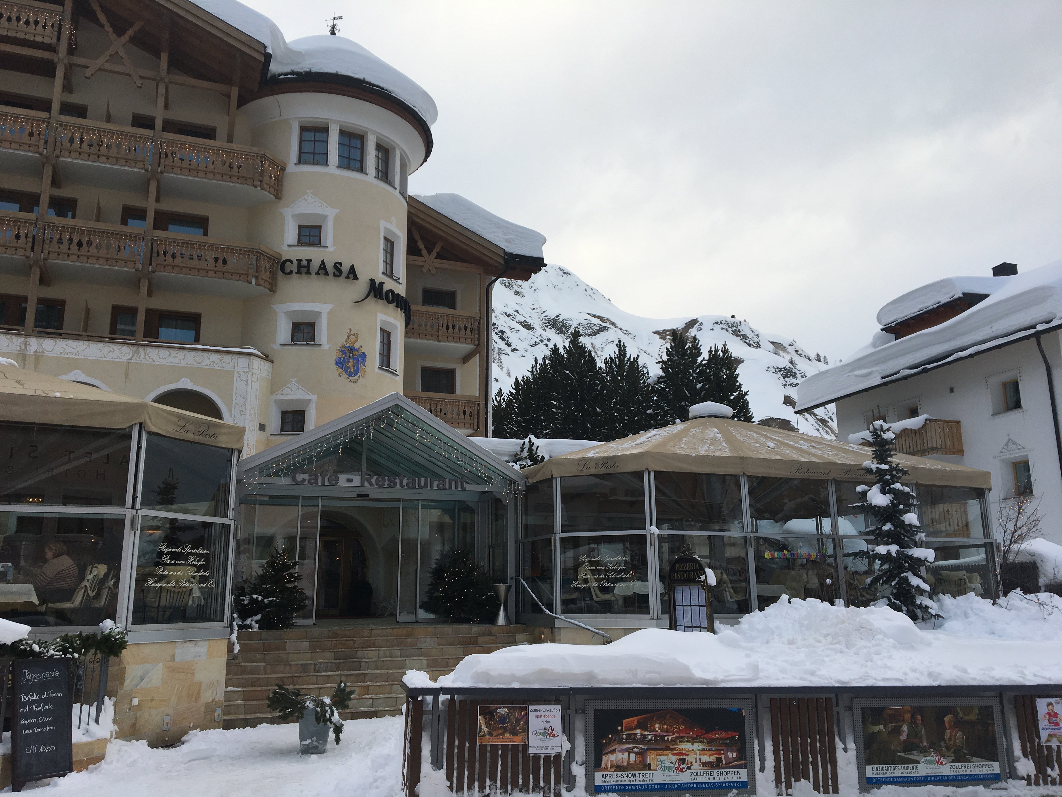 Relais & Châteaux Chasa Montana-浴室