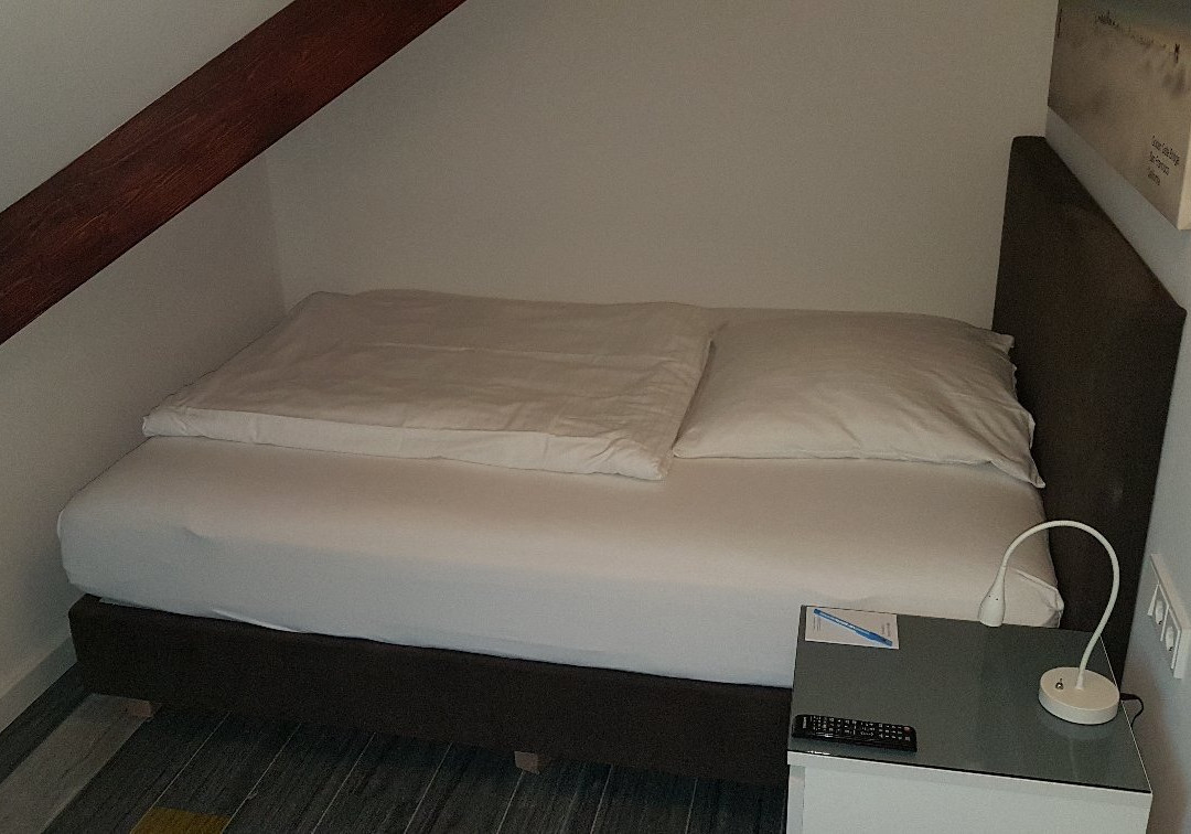 Beach Hotel California主图