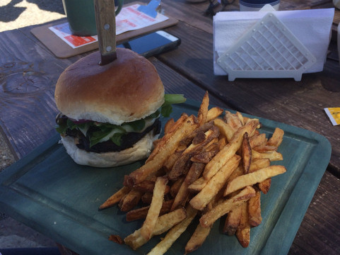 Jatay餐馆和美食-Jurassic Burger and Grill