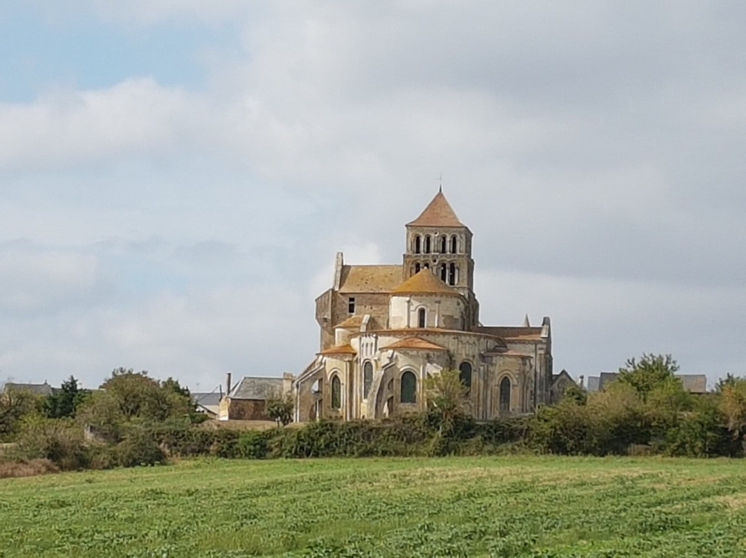 Abbaye Saint-Jouin-de-Marnes景点图片