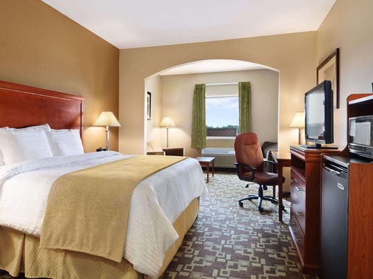 Days Inn & Suites By Wyndham Cabot主图