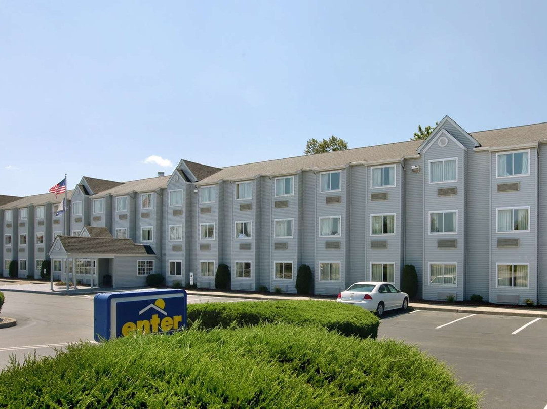 Microtel Inn & Suites by Wyndham Charleston WV主图