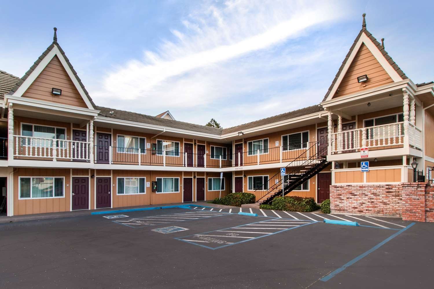 Ramada Bayside Inn & Suites-官方