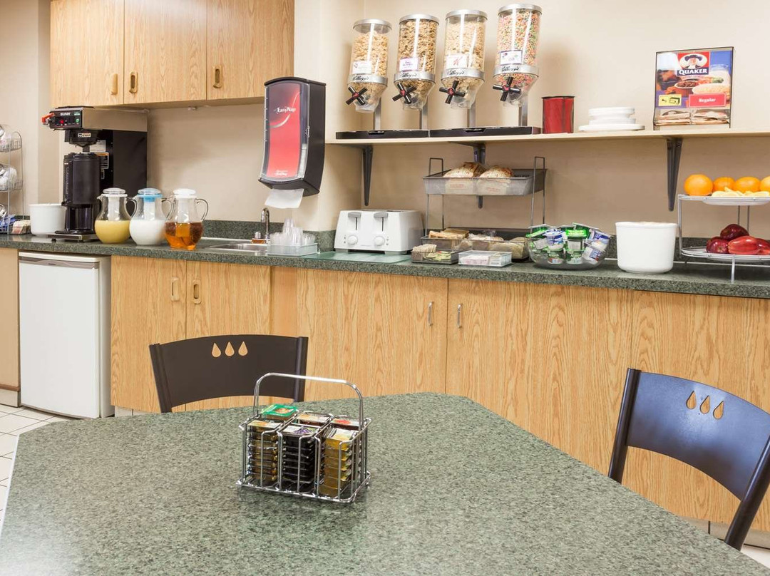 Super 8 by Wyndham Moose Jaw SK主图