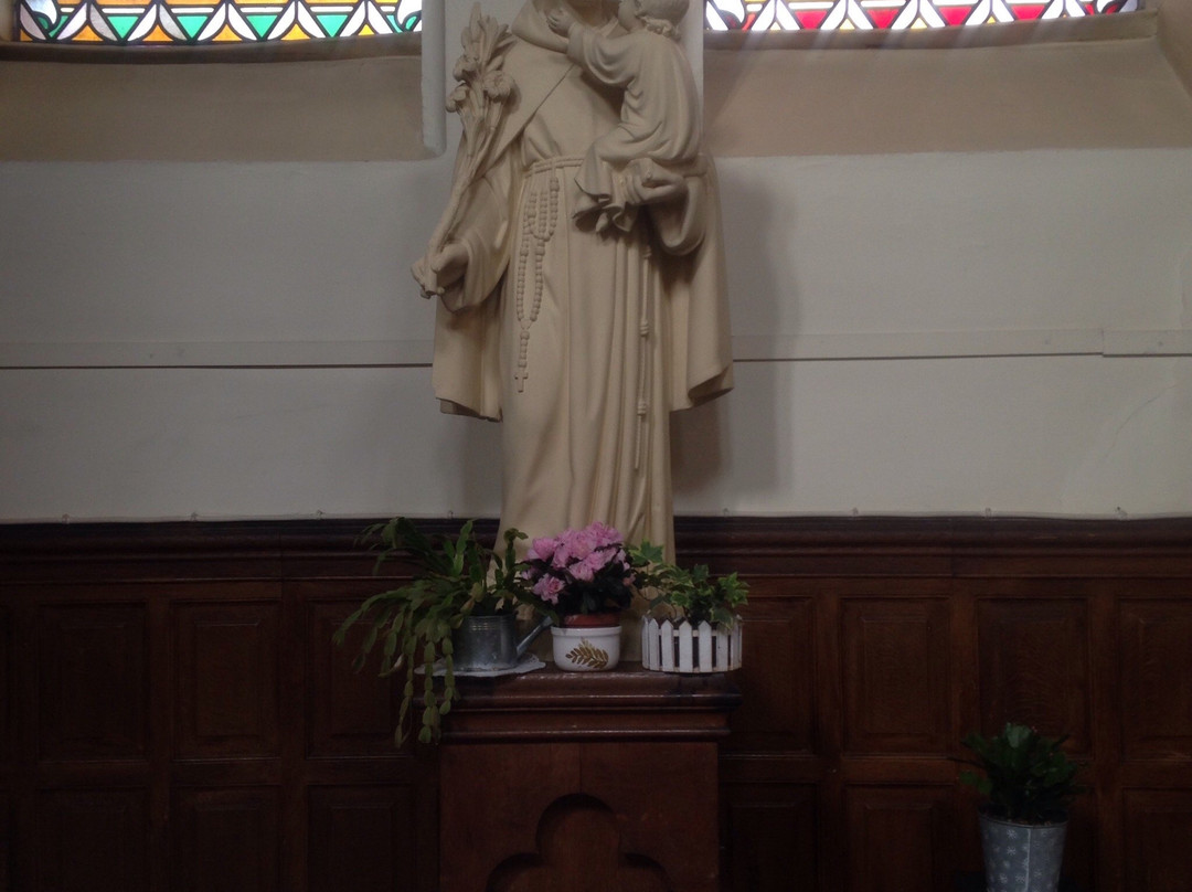 Eglise Saint-Martin-Ghlin必去景点