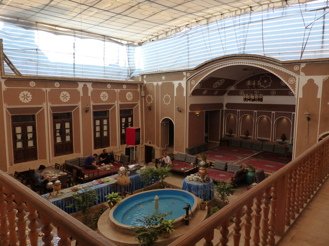 Firoozeh Traditional Hotel主图