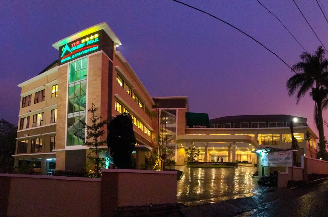 Cipayung Girang酒店住宿-The Green Peak, Artotel Curated