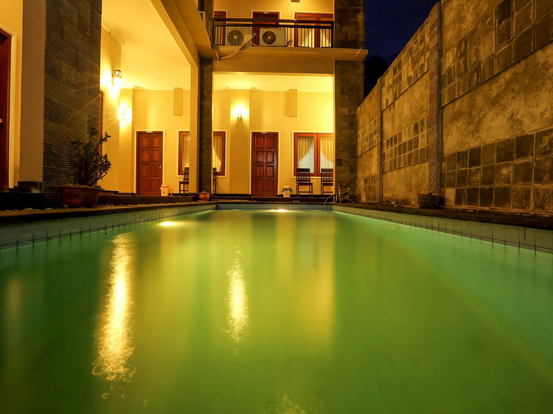 Ladiva Shore Hotel主图