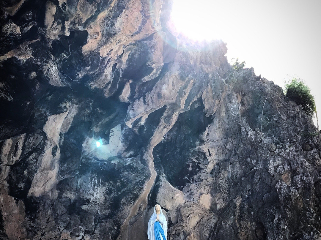 Gruta Lourdes-Rincon必去景点