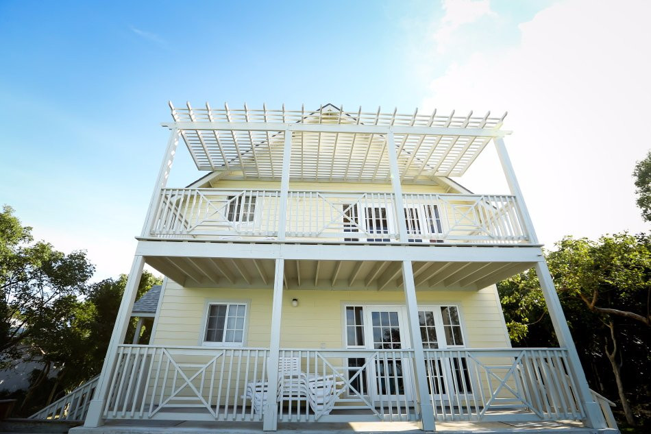 Island Seaside Suites