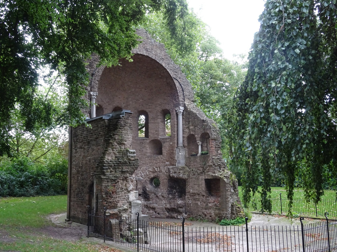 Rijksmonument Barbarossa-ruine of ruine apsis Sint-Maartenskapel景点图片