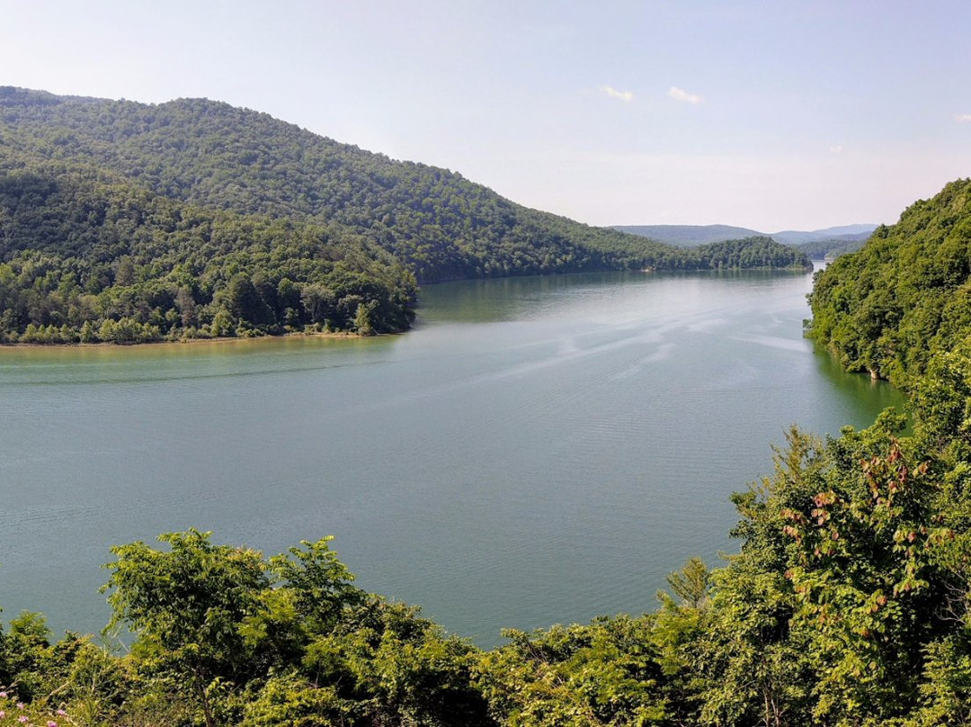 Lake Moomaw-Covington必去景点