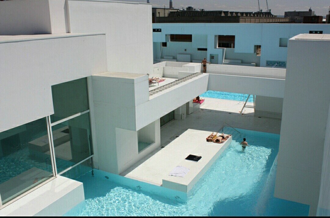 Les Bains Des Docks