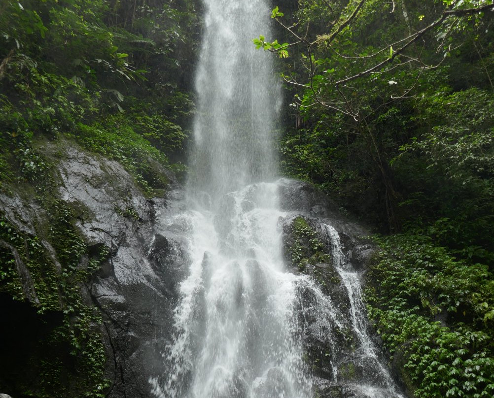Ranoweh Waterfalls景点图片