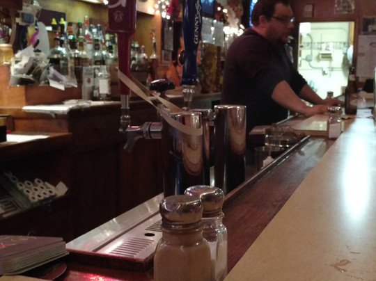 Struthers餐馆和美食-Rips Cafe