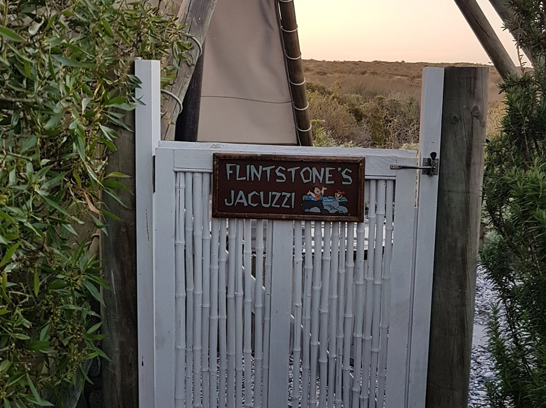 Farr Out Guesthouse主图