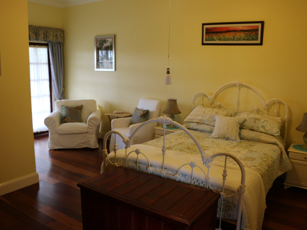 Cedar Coast Manor B&B主图