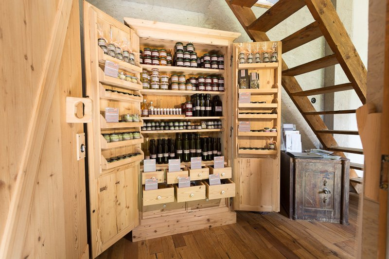 Zammer Kräuterstadl-Zams必去景点