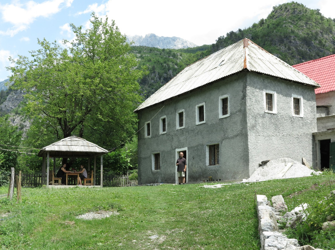 Bujtina Leke Gerla
