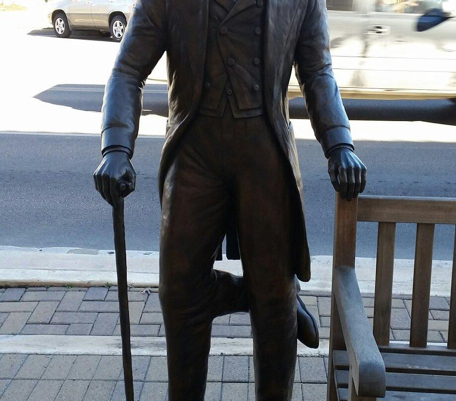 Statue of Three-Legged Willie-Georgetown必去景点