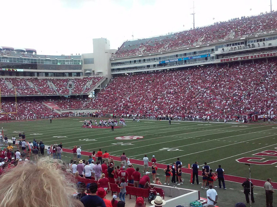 Donald W. Reynolds Razorback Stadium景点图片