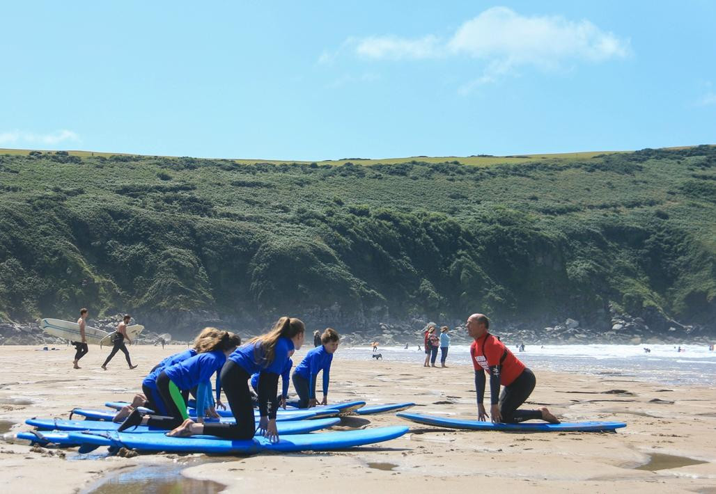 Barefoot Surf School景点图片