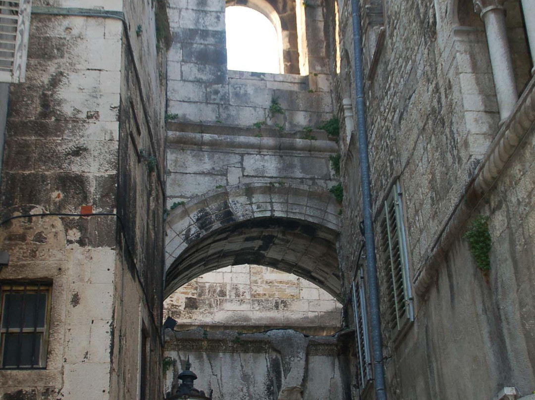 The Peristyle of Diocletian's Palace景点图片