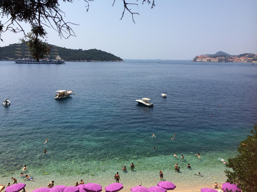 Sveti Jakov Beach景点图片