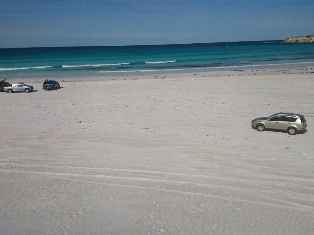 Wedge Island Point Beach景点图片