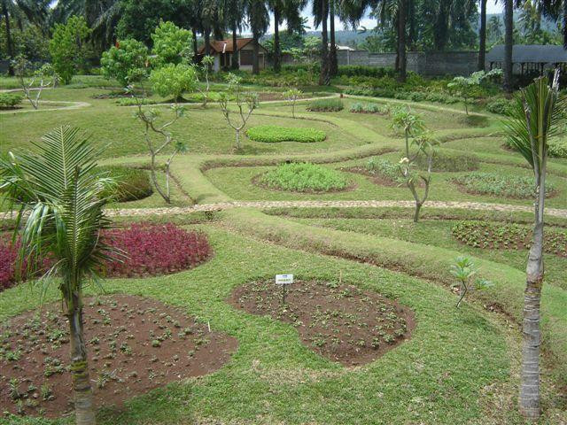 Taman Djamoe Indonesia-三宝垄必去景点