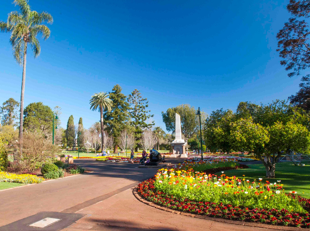 Queens Park Botanic Gardens景点图片