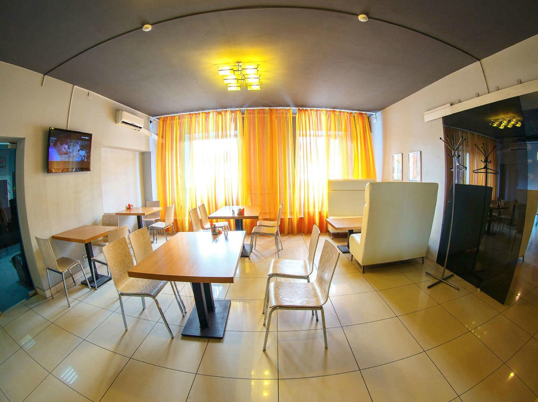 Garazh Hotel