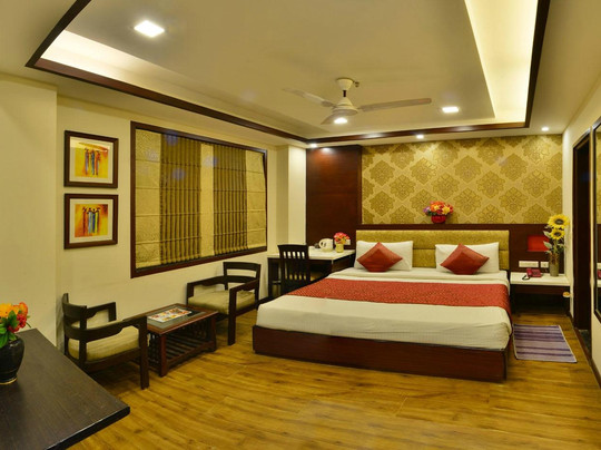 Qotel Hotel AT Residency Kaushambi New Delhi