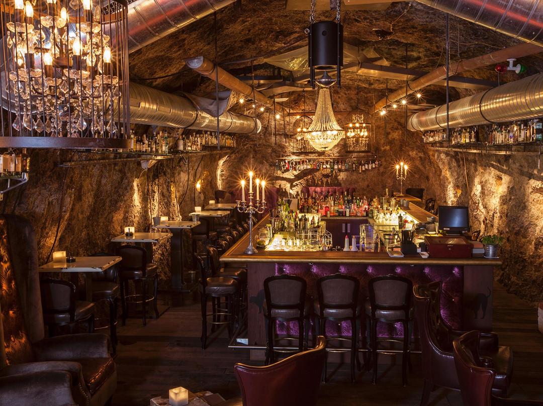 Langkampfen旅游景点-Auracher Loechl