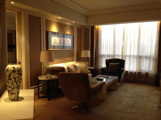 宝利来国际大酒店主图