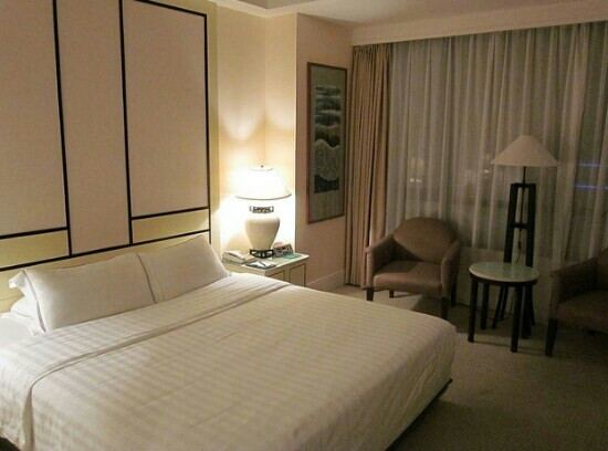 海南君华海逸酒店（海口万绿园万象城店）主图