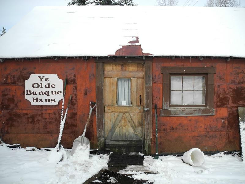 House of Seven Trees主图