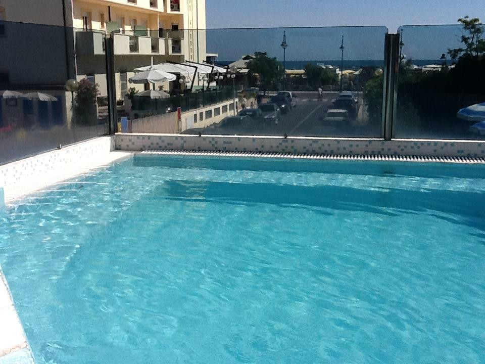 Piscina Caesar Riscaldata-切塞纳蒂科必去景点