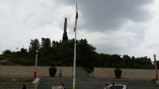 百灵庙抗日纪念碑-达尔罕茂明安联合旗必去景点