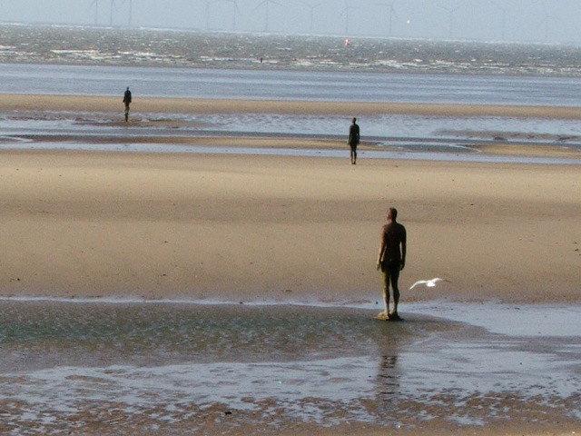 Antony Gormley's Another Place-克罗斯比必去景点