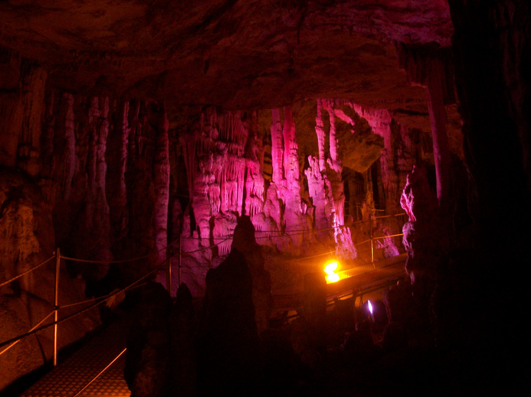 Sfentoni Cave景点图片