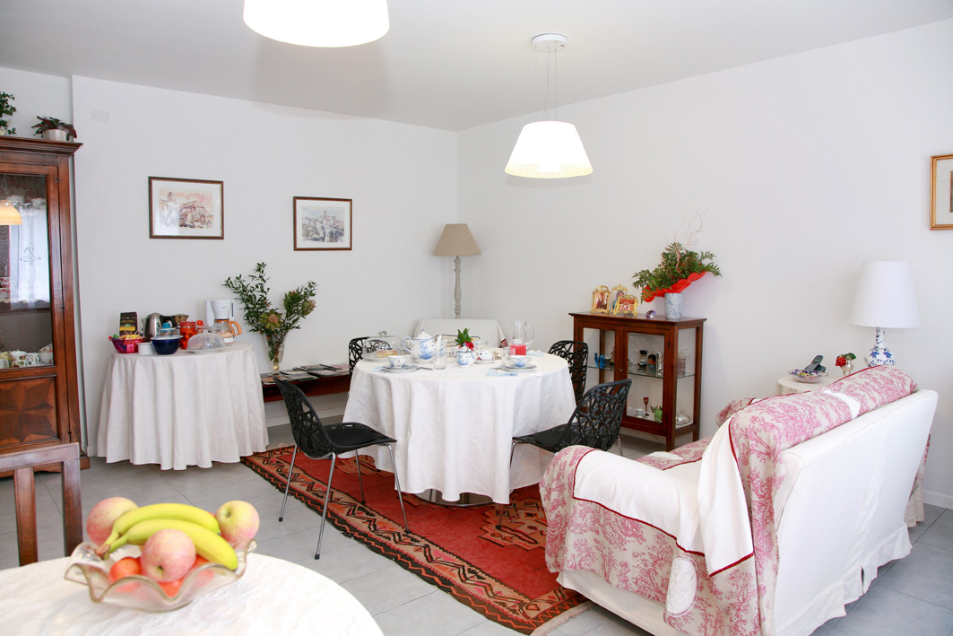 B&B Agora-官方