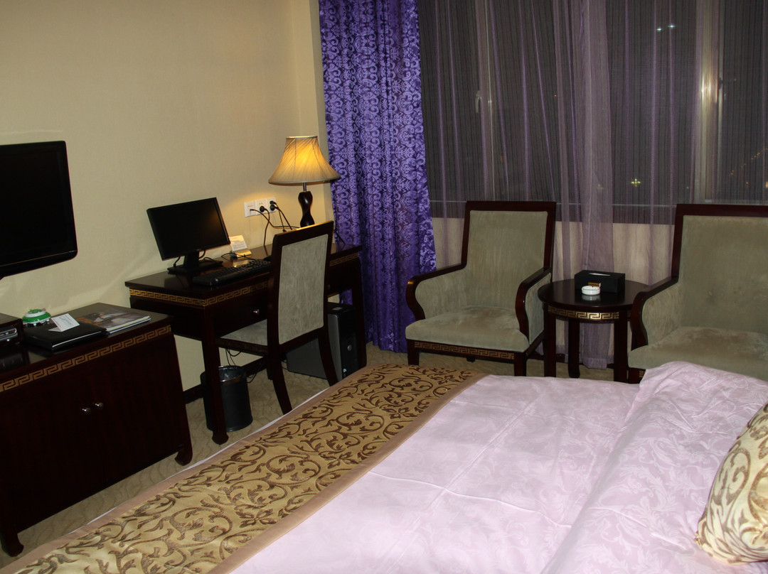 镇远日月国际大酒店主图