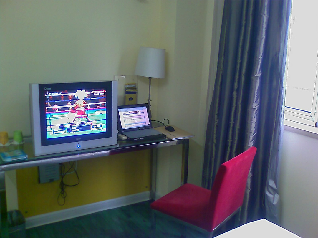 柏丽艾尚酒店(长沙贺龙体育馆侯家塘地铁站店)主图